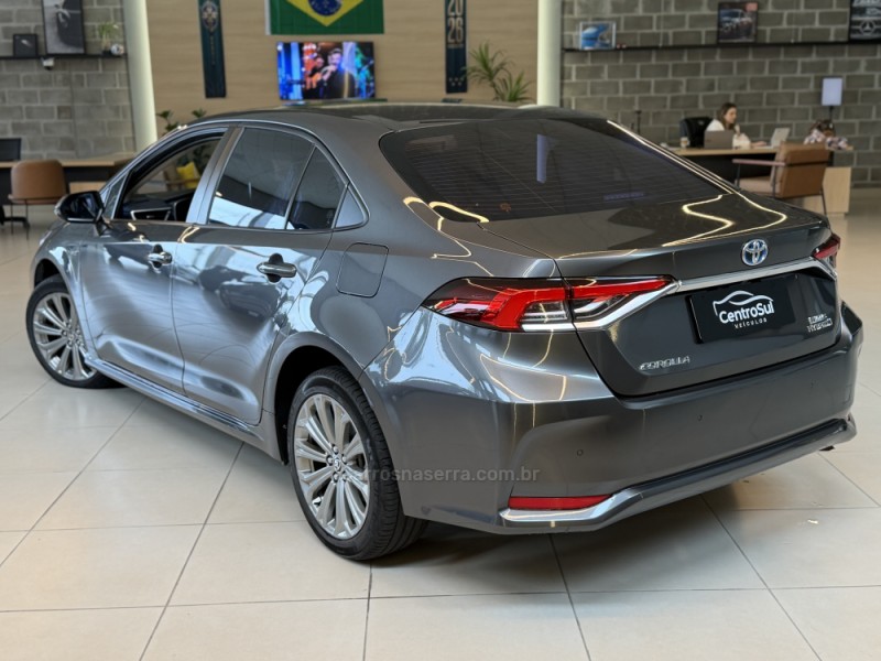 COROLLA 1.8 ALTIS 16V HÍBRIDO 4P AUTOMÁTICO - 2023 - CARLOS BARBOSA