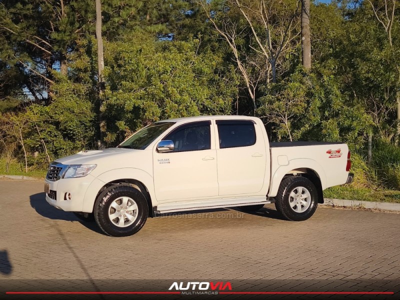 HILUX 3.0 SRV 4X4 CD 16V TURBO INTERCOOLER DIESEL 4P AUTOMÁTICO - 2015 - SAPIRANGA