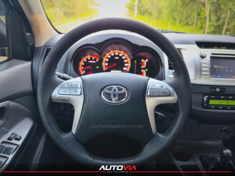 HILUX 3.0 SRV 4X4 CD 16V TURBO INTERCOOLER DIESEL 4P AUTOMÁTICO - 2015 - SAPIRANGA