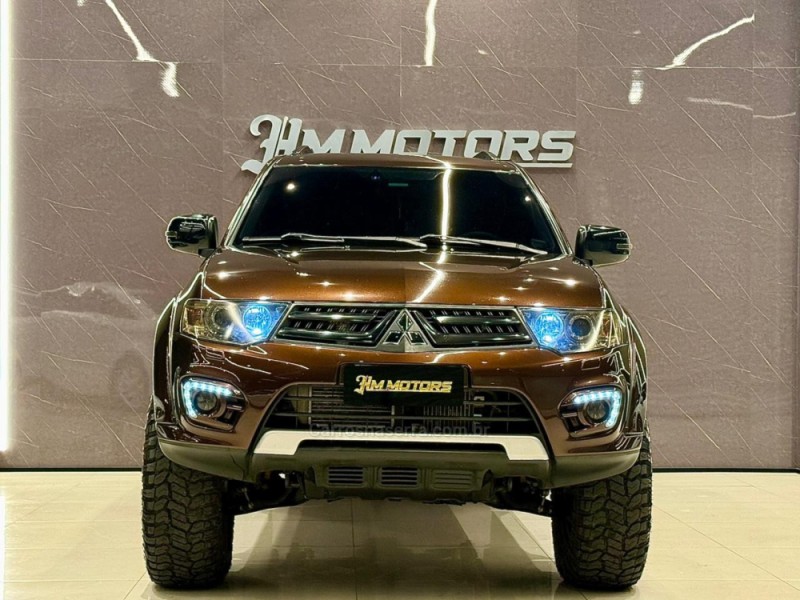PAJERO DAKAR 3.2 HPE S 4X4 7 LUGARES 16V TURBO INTERCOOLER DIESEL 4P AUTOMÁTICO - 2015 - CAXIAS DO SUL