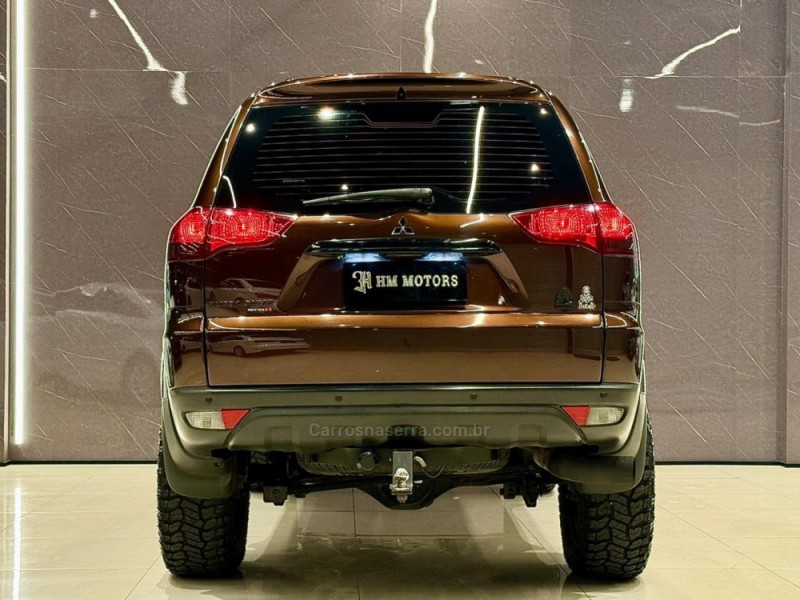 PAJERO DAKAR 3.2 HPE S 4X4 7 LUGARES 16V TURBO INTERCOOLER DIESEL 4P AUTOMÁTICO - 2015 - CAXIAS DO SUL