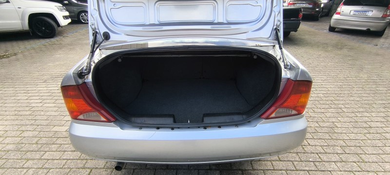 FOCUS 2.0 GHIA SEDAN 16V GASOLINA 4P MANUAL - 2002 - CAXIAS DO SUL