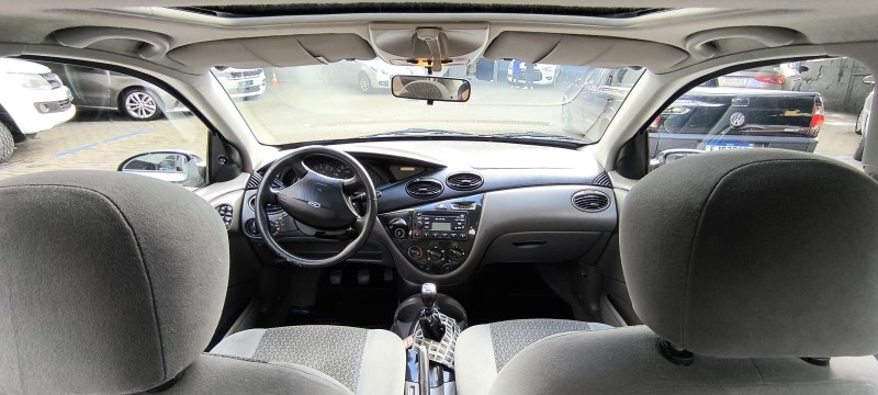 FOCUS 2.0 GHIA SEDAN 16V GASOLINA 4P MANUAL - 2002 - CAXIAS DO SUL