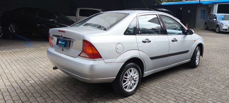 FOCUS 2.0 GHIA SEDAN 16V GASOLINA 4P MANUAL - 2002 - CAXIAS DO SUL