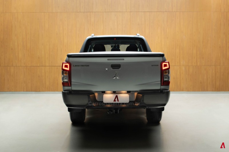 L200 TRITON 2.4 SPORT OUTDOOR PLUS TURBO 16V 4X4 DIESEL 4P AUTOMÁTICO - 2025 - GARIBALDI