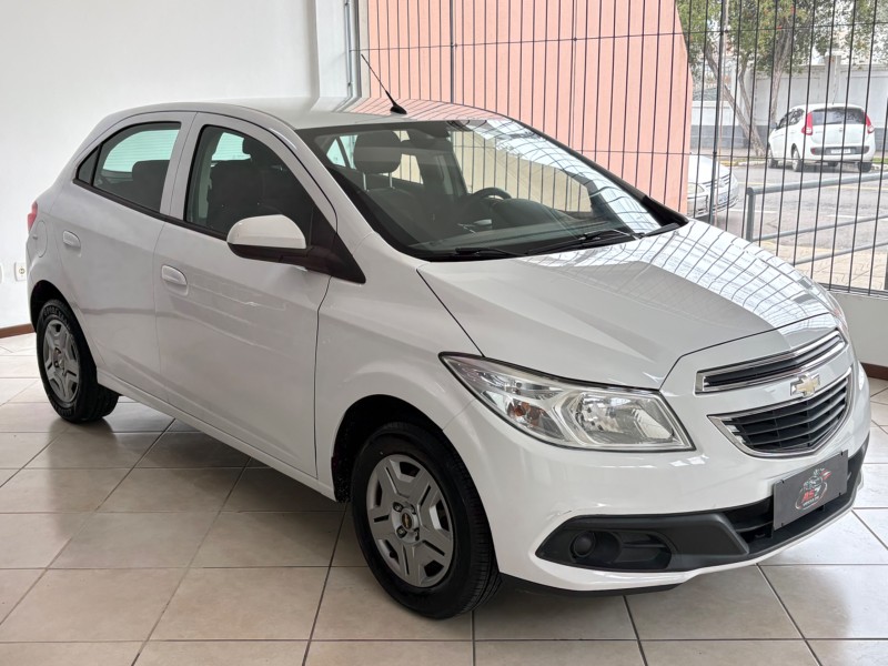ONIX 1.0 MPFI LT 8V FLEX 4P MANUAL - 2014 - BENTO GONçALVES