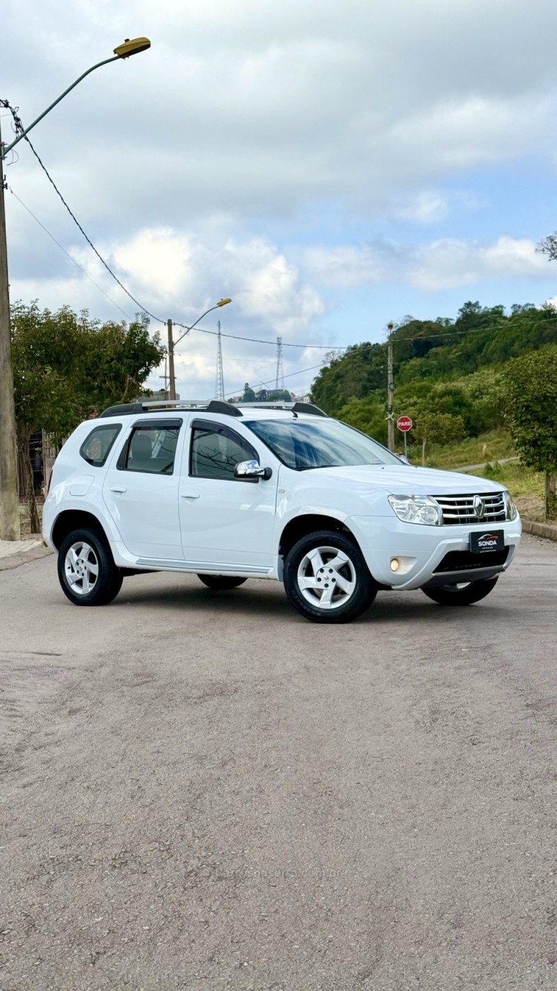 DUSTER 1.6 DYNAMIQUE 4X2 16V FLEX 4P MANUAL - 2013 - FLORES DA CUNHA