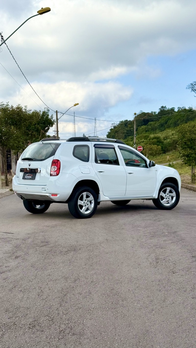 DUSTER 1.6 DYNAMIQUE 4X2 16V FLEX 4P MANUAL - 2013 - FLORES DA CUNHA