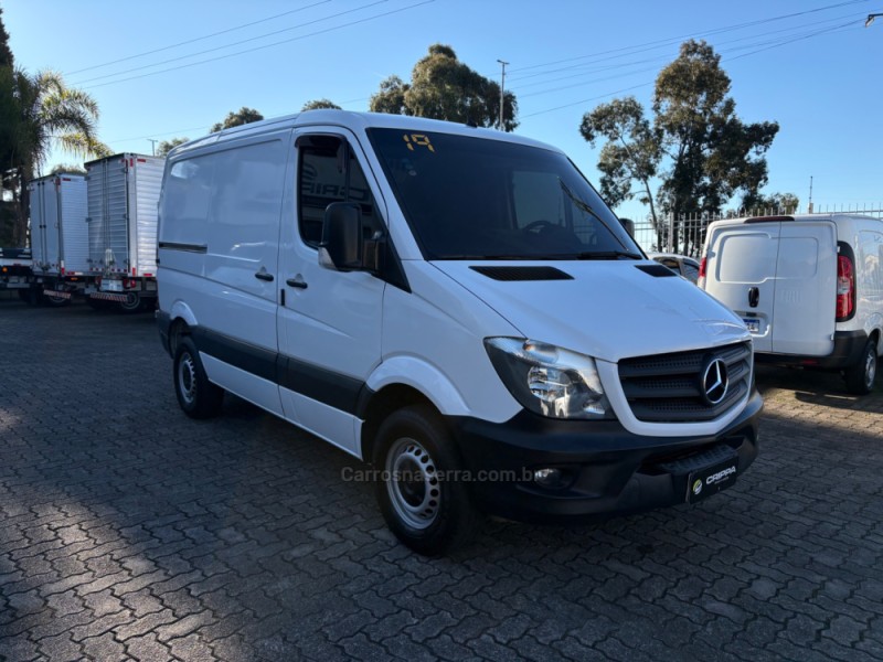 SPRINTER 2.2 FURGÃO STREET 415 CDI TETO BAIXO DIESEL 3P MANUAL - 2019 - FARROUPILHA