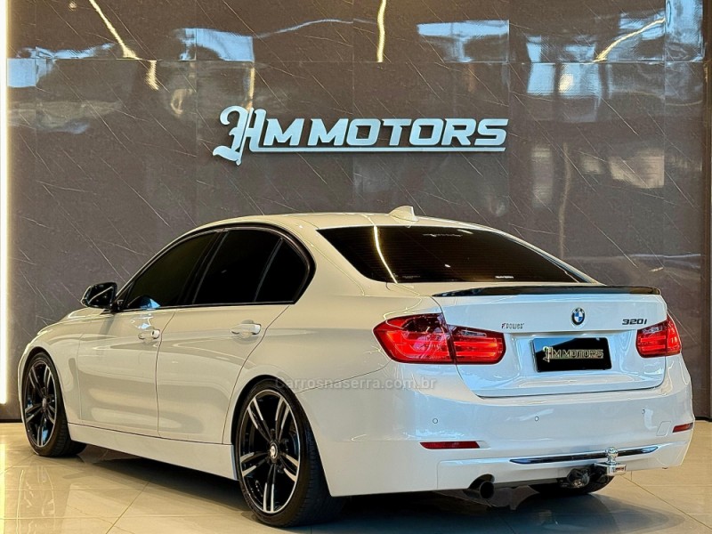 320I 2.0 SPORT 16V TURBO GASOLINA 4P AUTOMÁTICO - 2013 - CAXIAS DO SUL