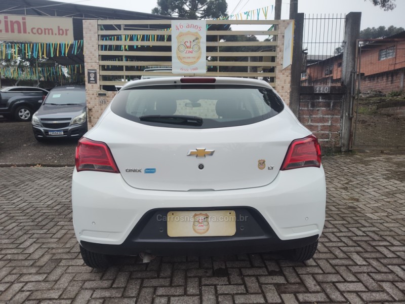 ONIX 1.0 MPFI LT 8V FLEX 4P MANUAL - 2018 - CANELA