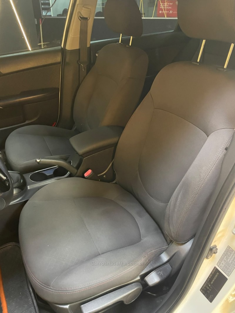CERATO 1.6 SX3 16V FLEX 4P MANUAL - 2013 - NOVO HAMBURGO