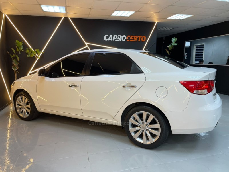 CERATO 1.6 SX3 16V FLEX 4P MANUAL - 2013 - NOVO HAMBURGO