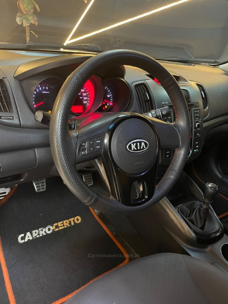 CERATO 1.6 SX3 16V FLEX 4P MANUAL - 2013 - NOVO HAMBURGO