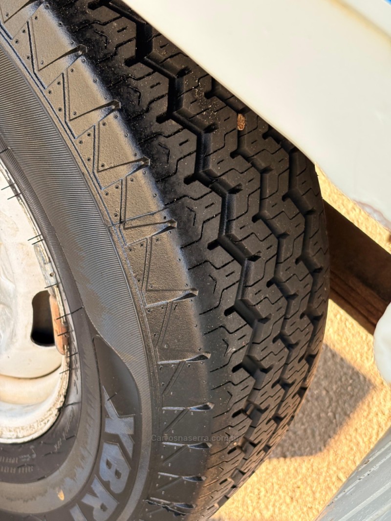 BONGO 2.5 K-2500 4X2 CS TURBO DIESEL 2P MANUAL - 2011 - ESTâNCIA VELHA