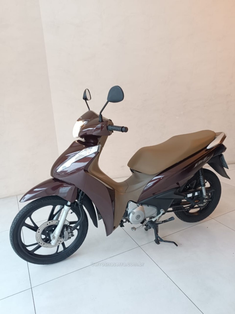 BIZ 125 EX - 2022 - CANELA