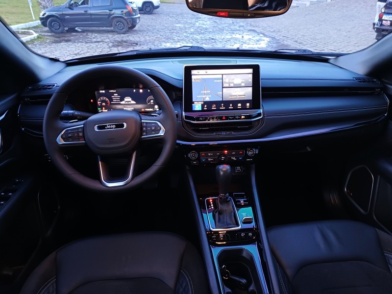 COMPASS 2.0 BLACKHAWK 4 TURBO GASOLINA 4P AUTOMÁTICO - 2025 - FLORES DA CUNHA