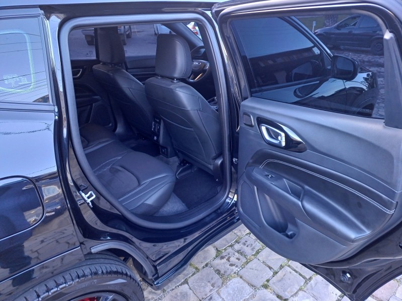 COMPASS 2.0 BLACKHAWK 4 TURBO GASOLINA 4P AUTOMÁTICO - 2025 - FLORES DA CUNHA