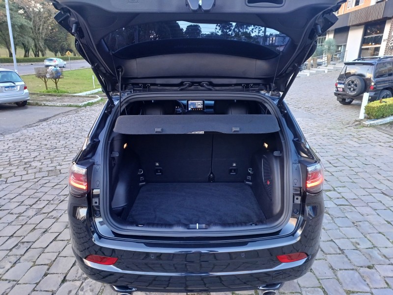 COMPASS 2.0 BLACKHAWK 4 TURBO GASOLINA 4P AUTOMÁTICO - 2025 - FLORES DA CUNHA