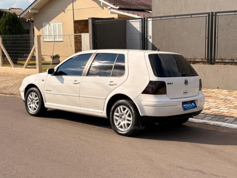 GOLF 1.6 8V GASOLINA 4P MANUAL - 2001 - ESTâNCIA VELHA