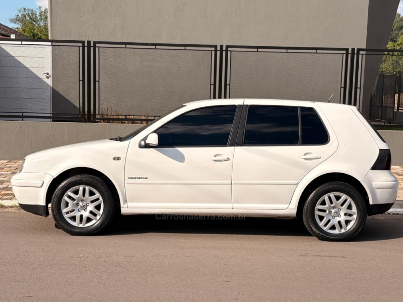 GOLF 1.6 8V GASOLINA 4P MANUAL - 2001 - ESTâNCIA VELHA