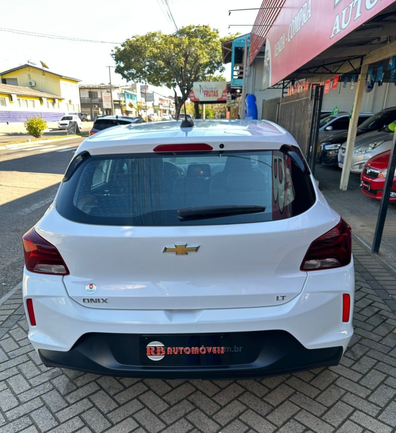ONIX 1.0 LT 12V FLEX 4P MANUAL - 2024 - PAROBé