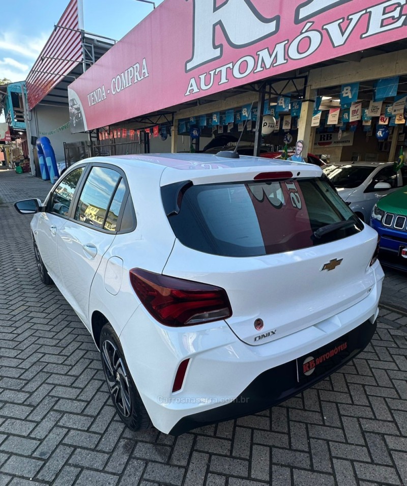 ONIX 1.0 LT 12V FLEX 4P MANUAL - 2024 - PAROBé