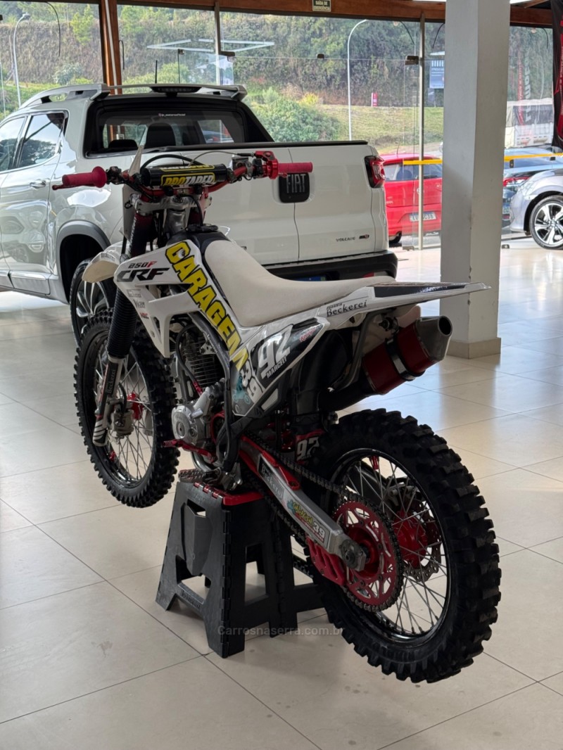 CRF 250F  - 2021 - FARROUPILHA