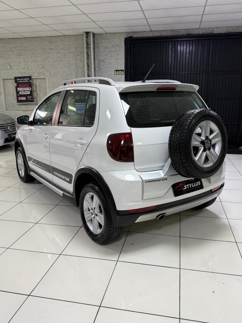 CROSSFOX 1.6 MI FLEX 8V 4P MANUAL - 2011 - ESTâNCIA VELHA
