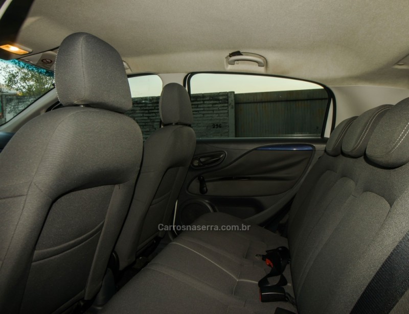 PUNTO 1.4 ATTRACTIVE ITALIA 8V FLEX 4P MANUAL - 2014 - NOVO HAMBURGO