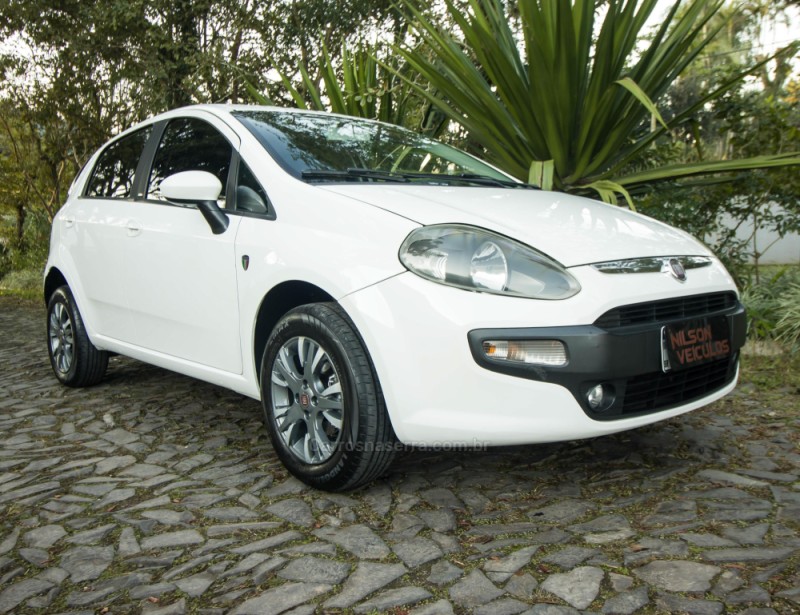PUNTO 1.4 ATTRACTIVE ITALIA 8V FLEX 4P MANUAL - 2014 - NOVO HAMBURGO