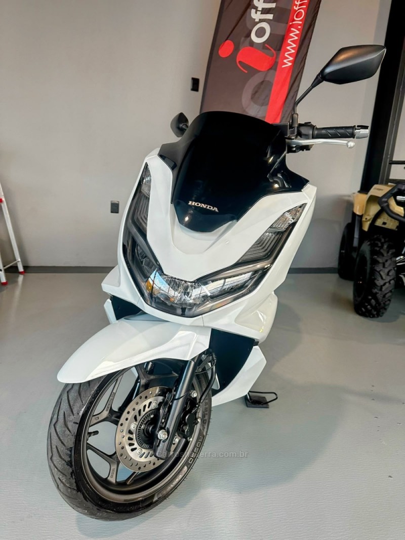PCX 160 ABS - 2024 - TRêS COROAS