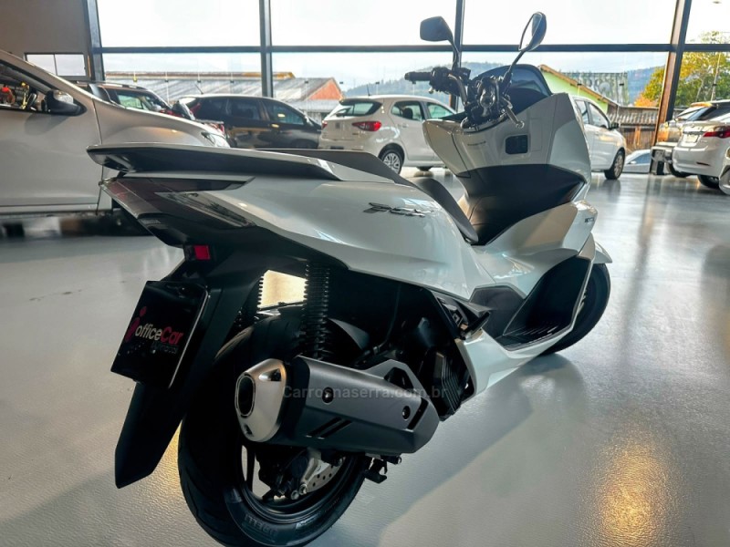 PCX 160 ABS - 2024 - TRêS COROAS
