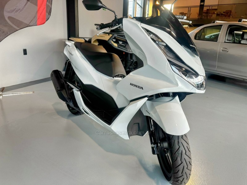 PCX 160 ABS - 2024 - TRêS COROAS