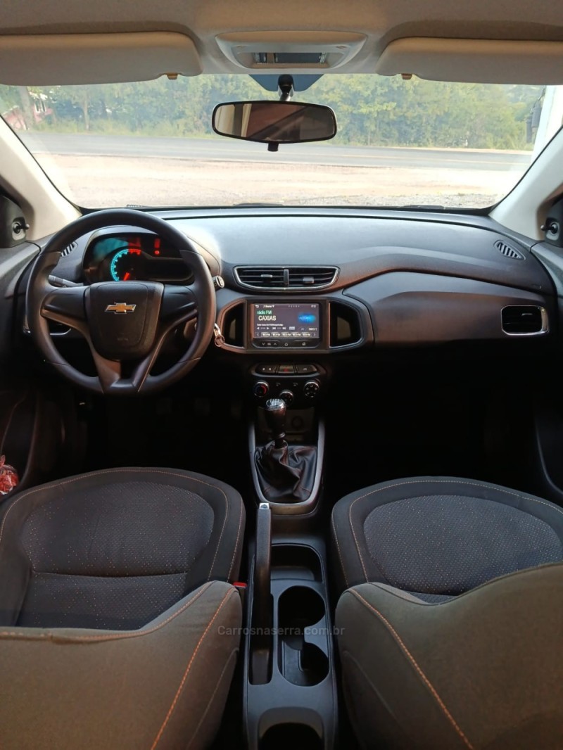 ONIX 1.4 MPFI LT 8V FLEX 4P MANUAL - 2015 - VALE REAL