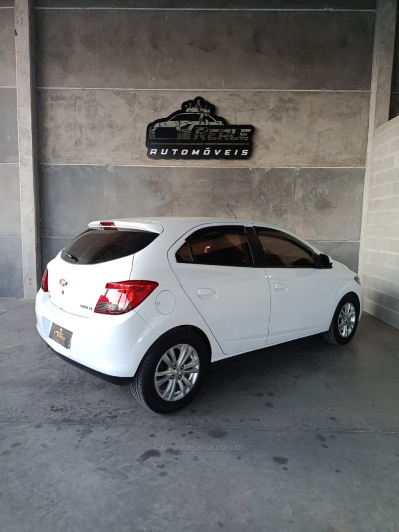 ONIX 1.4 MPFI LT 8V FLEX 4P MANUAL - 2015 - VALE REAL