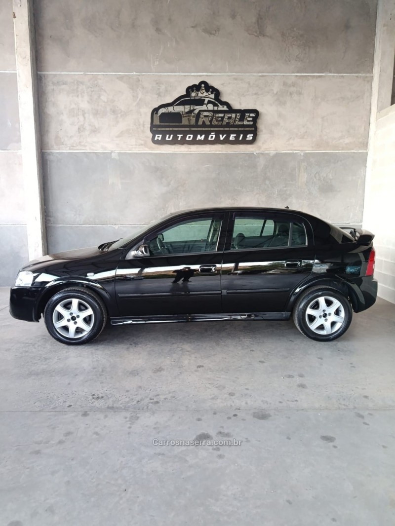 ASTRA 2.0 MPFI ADVANTAGE 8V FLEX 4P MANUAL - 2011 - VALE REAL