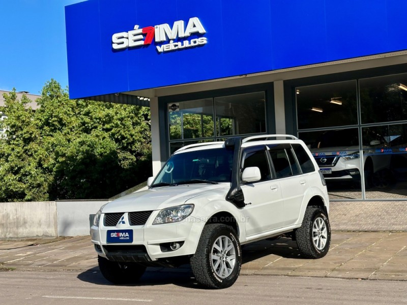 pajero tr4 2.0 4x4 16v 140cv flex 4p automatico 2013 guapore