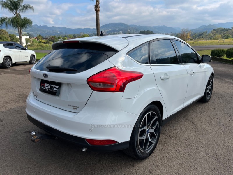 FOCUS 2.0 TITANIUM 16V FLEX 4P AUTOMÁTICO - 2016 - BOM PRINCíPIO