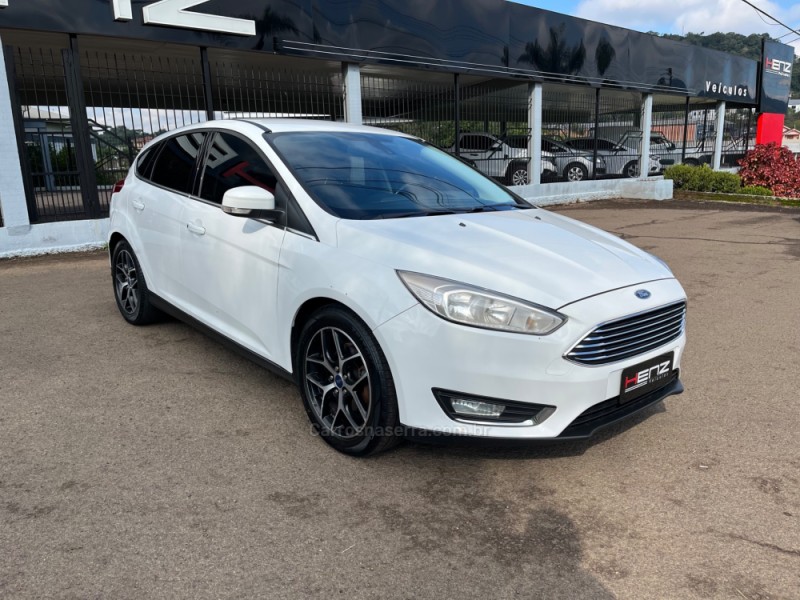 FOCUS 2.0 TITANIUM 16V FLEX 4P AUTOMÁTICO - 2016 - BOM PRINCíPIO