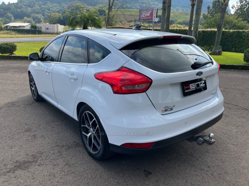 FOCUS 2.0 TITANIUM 16V FLEX 4P AUTOMÁTICO - 2016 - BOM PRINCíPIO