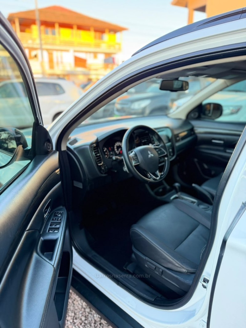 OUTLANDER 2.0 16V GASOLINA 4P AUTOMÁTICO - 2016 - LAJEADO
