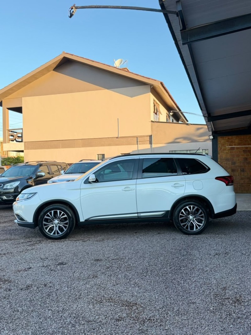 OUTLANDER 2.0 16V GASOLINA 4P AUTOMÁTICO - 2016 - LAJEADO