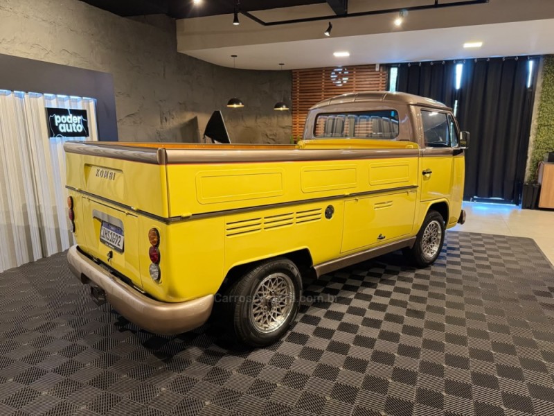 KOMBI 1.6 MI STD 8V GASOLINA 3P MANUAL - 1990 - FARROUPILHA