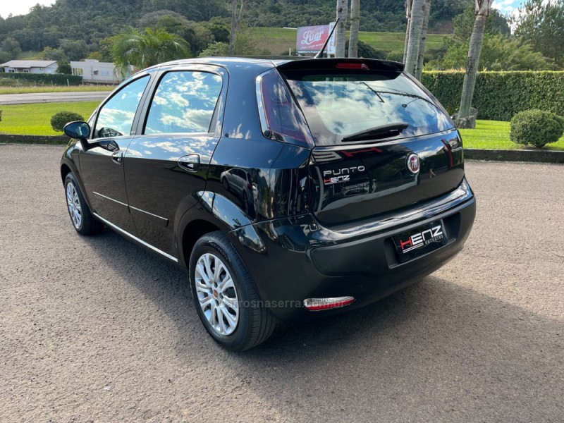 PUNTO 1.4 ATTRACTIVE 8V FLEX 4P MANUAL - 2014 - BOM PRINCíPIO