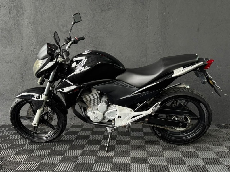 CB 300R ABS - 2014 - CAXIAS DO SUL