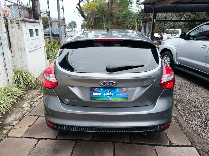 FOCUS 1.6 SE 16V FLEX 4P MANUAL - 2014 - BENTO GONçALVES