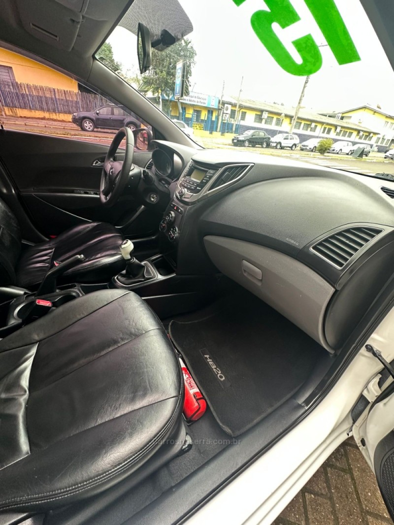 HB20S 1.6 PREMIUM 16V FLEX 4P MANUAL - 2015 - PAROBé