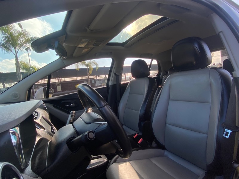TRACKER 1.8 MPFI LTZ 4X2 16V FLEX 4P AUTOMÁTICO - 2015 - CARLOS BARBOSA