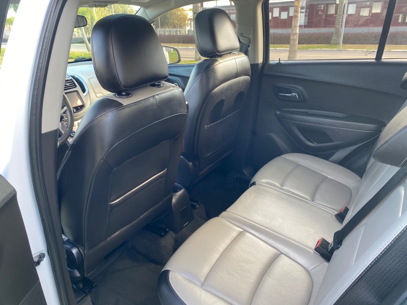 TRACKER 1.8 MPFI LTZ 4X2 16V FLEX 4P AUTOMÁTICO - 2015 - CARLOS BARBOSA